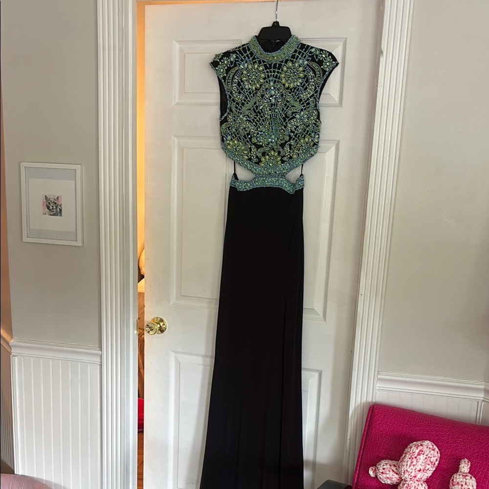 Elegant Black and Green Evening Gown